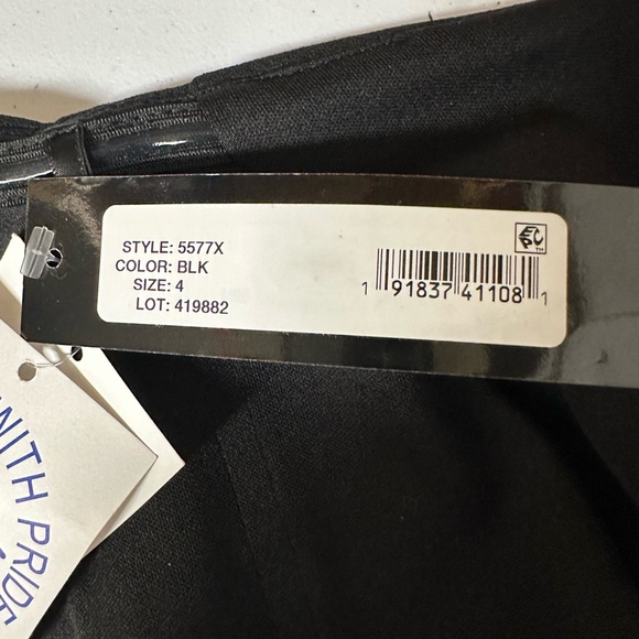 Xscape Long Off-The-Shoulder Scuba Black Crepe U-Front NWT - Picture 9 of 9